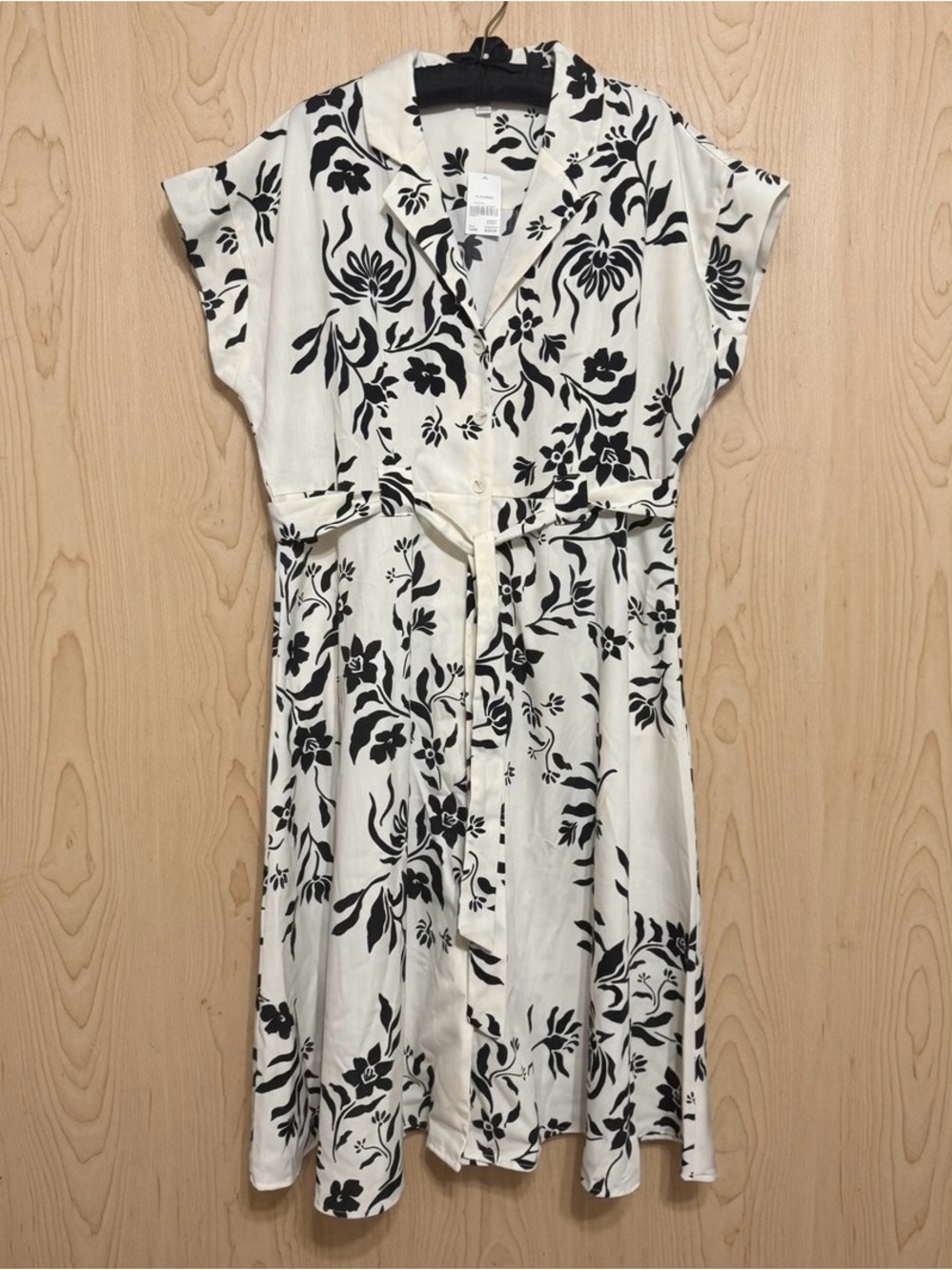 CATO BUTTON DOWN DRESS SIZE 18/20